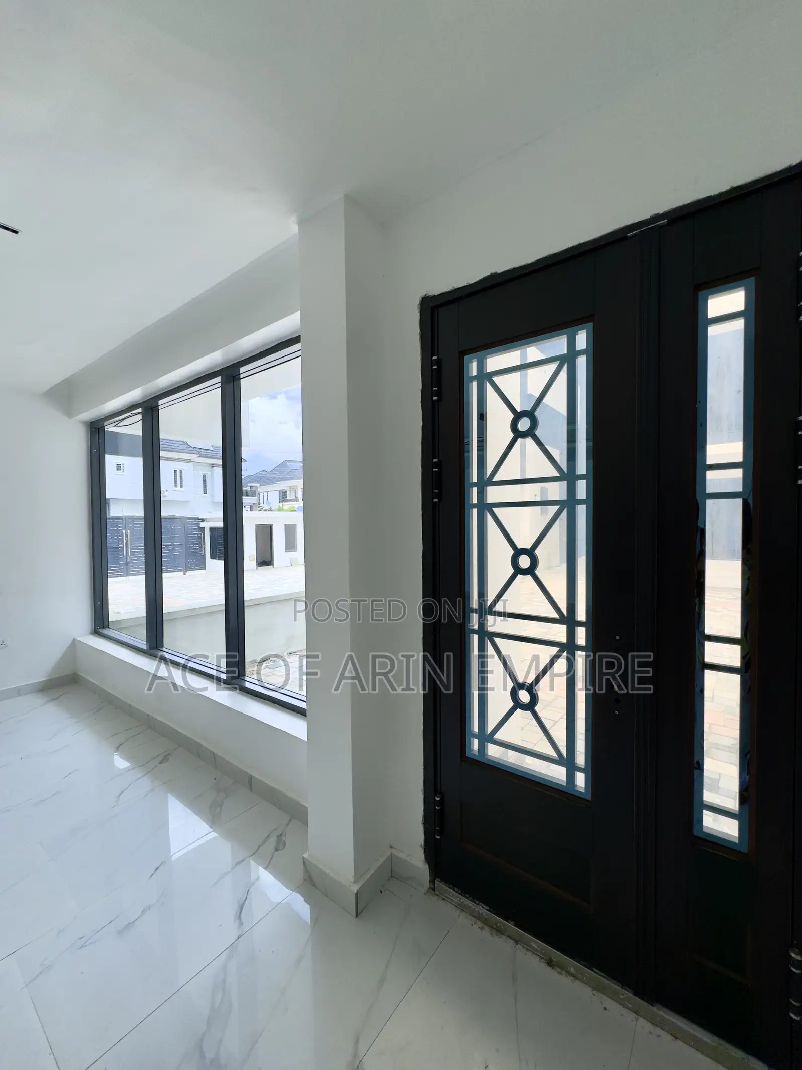 4bdrm Duplex in Chevron for sale in Chevron