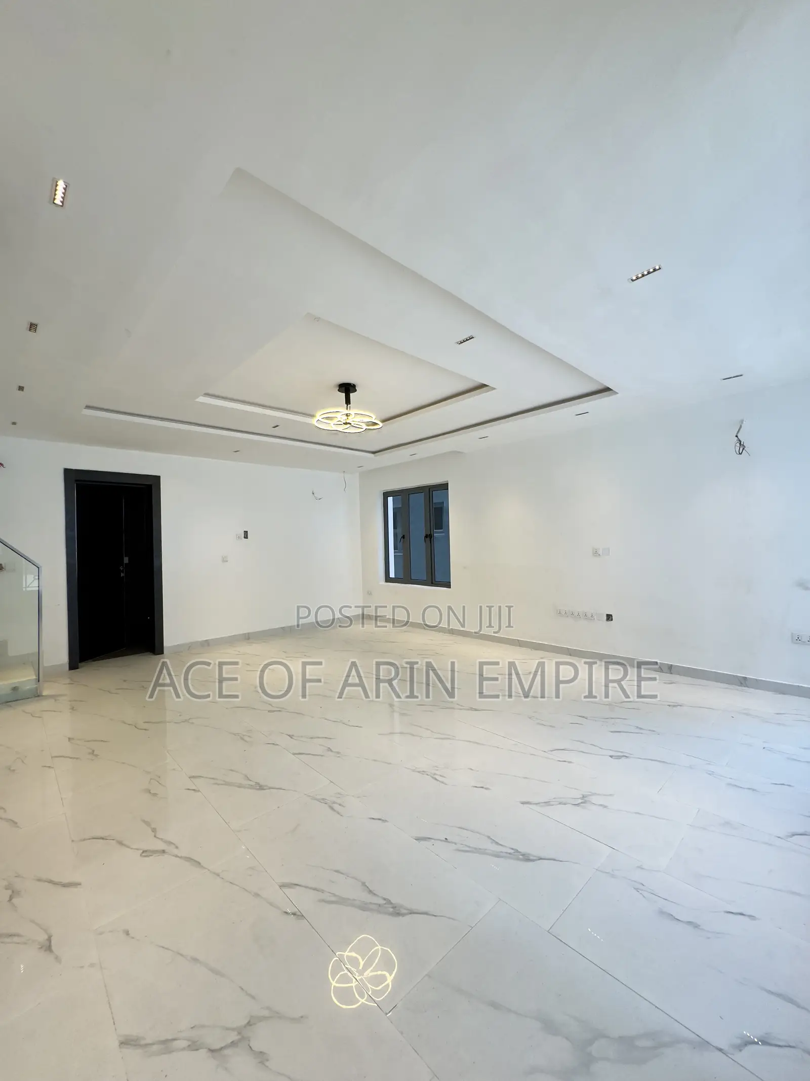 4bdrm Duplex in Chevron for sale in Chevron