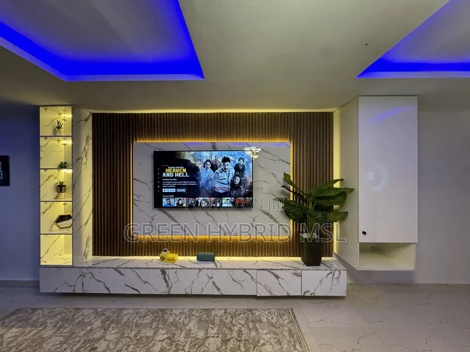 Cozy Pent House With Balcony for R R in Wuse