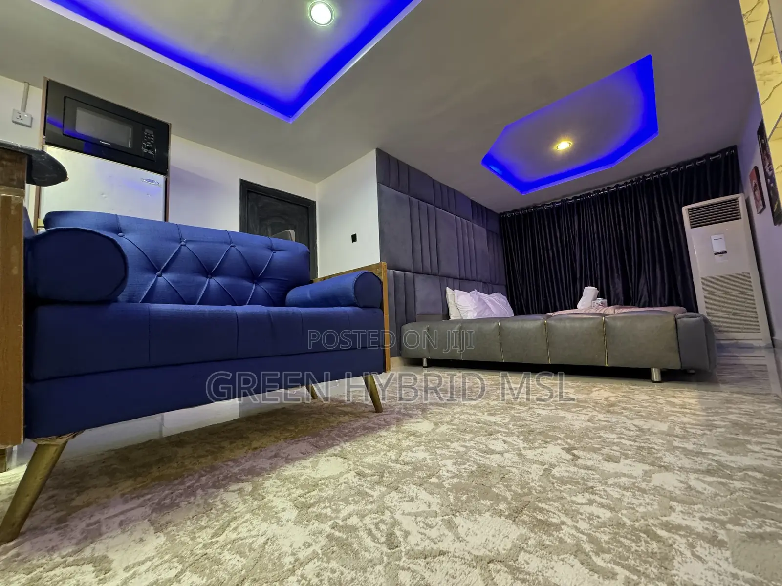 Cozy Pent House With Balcony for R R in Wuse