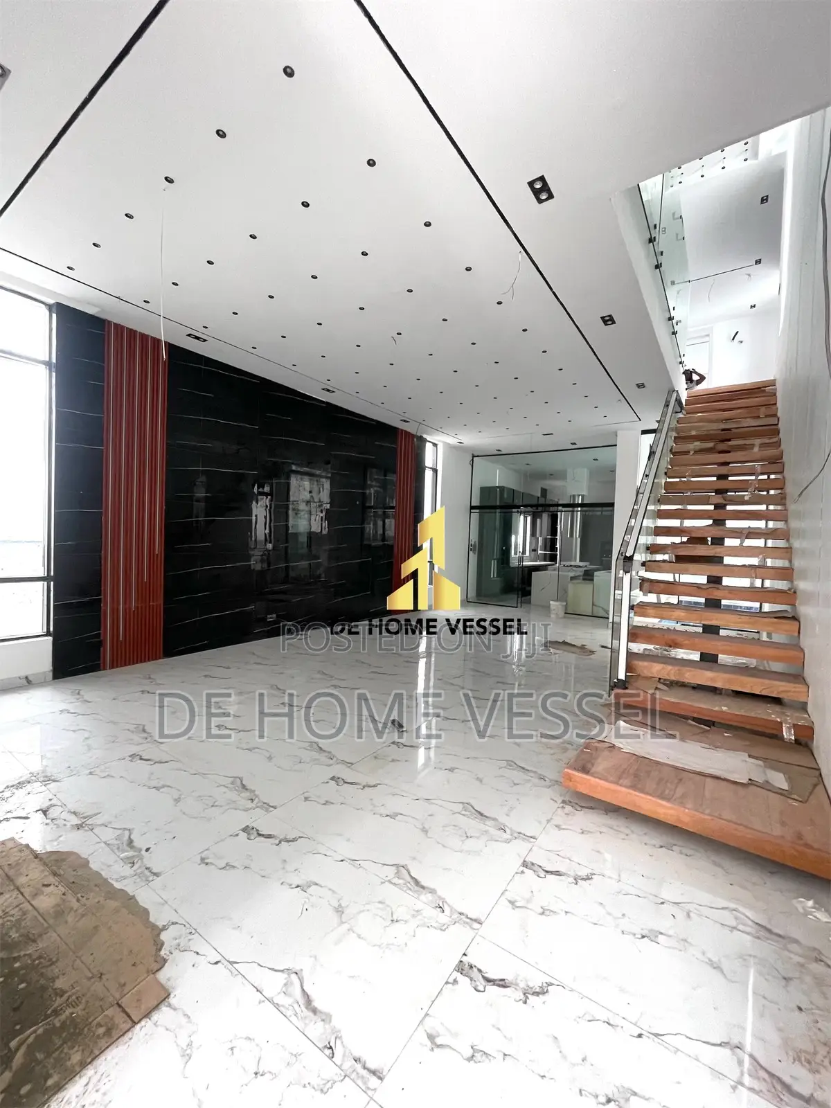 5bdrm Duplex in Chevron for sale in Chevron