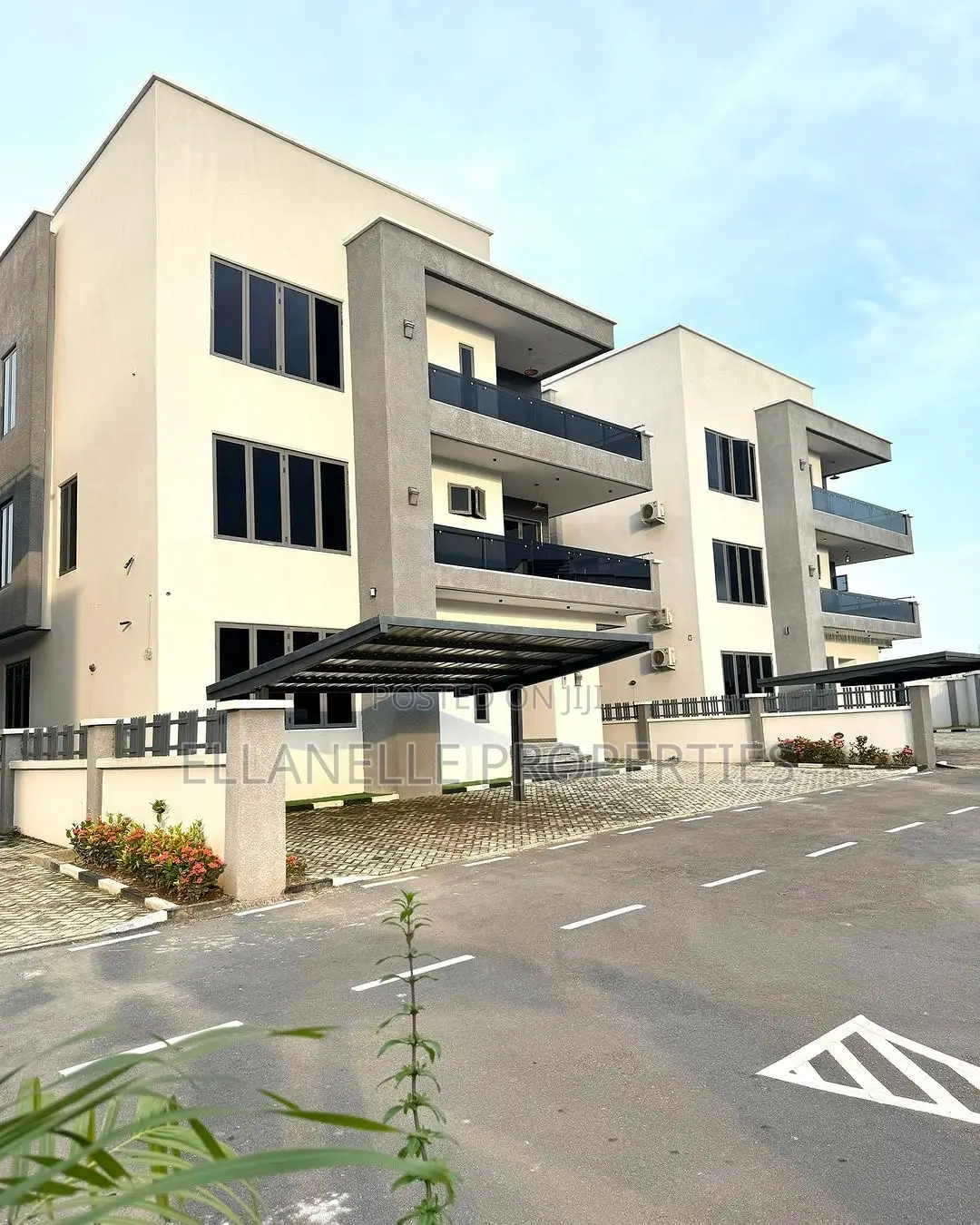 7bdrm Duplex in Wuye for sale in Wuye