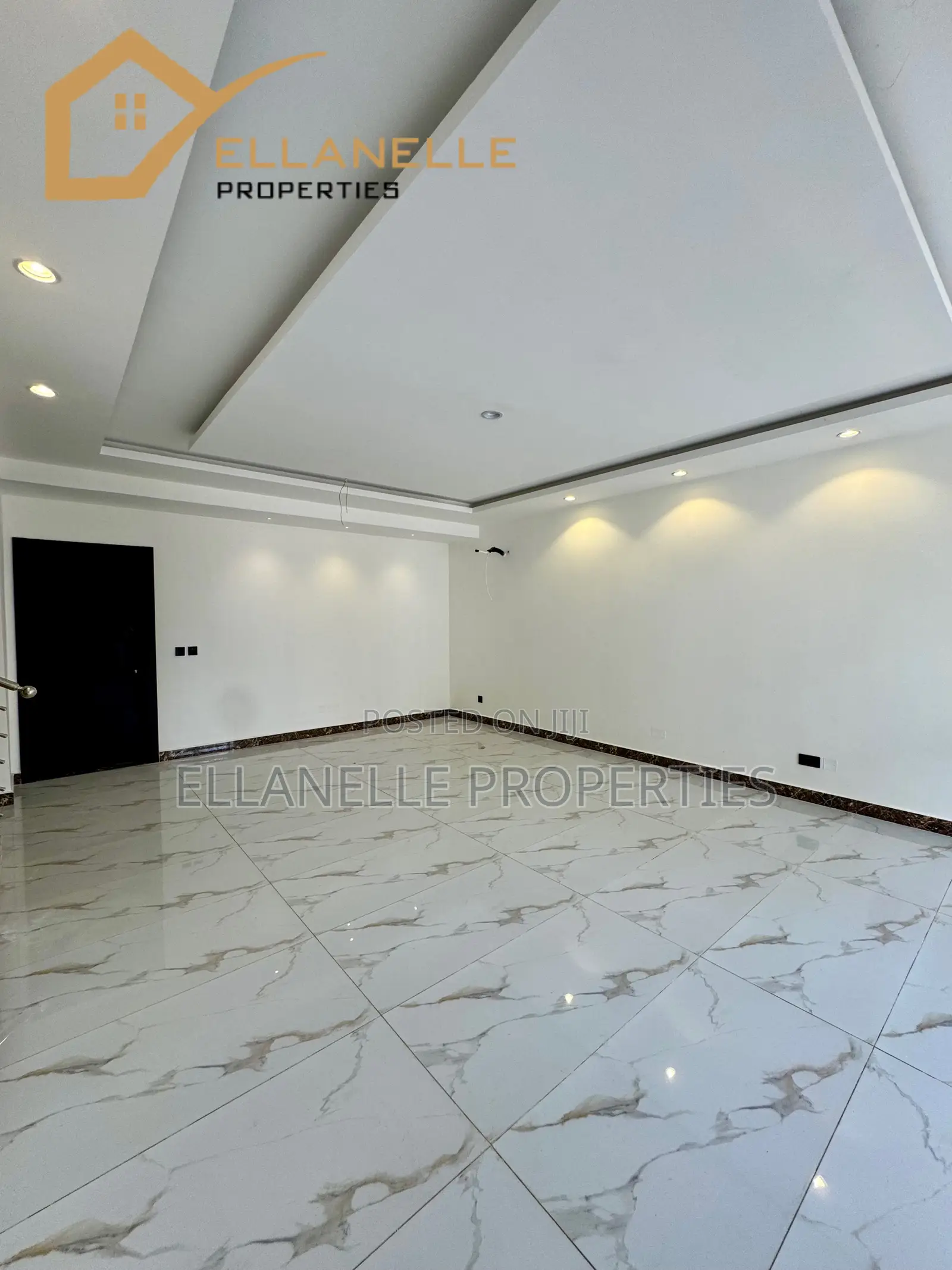 5bdrm Townhouse/Terrace in Jahi for sale in Jahi