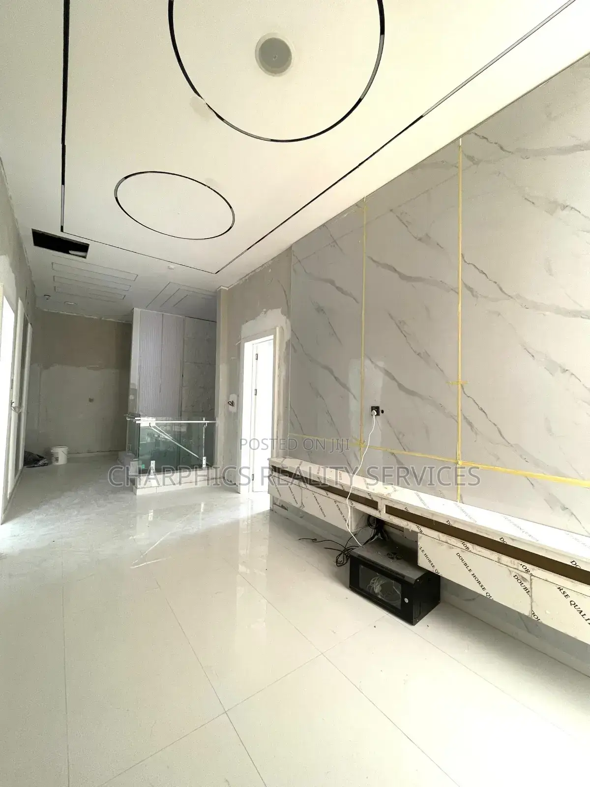 5bdrm Duplex in Chevron for sale in Chevron