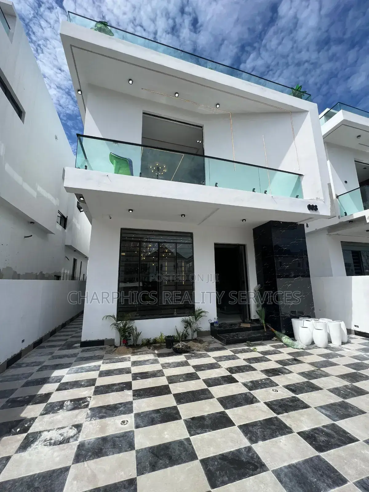 5bdrm Duplex in Lekki Phase 2 for sale in Lekki Phase 2