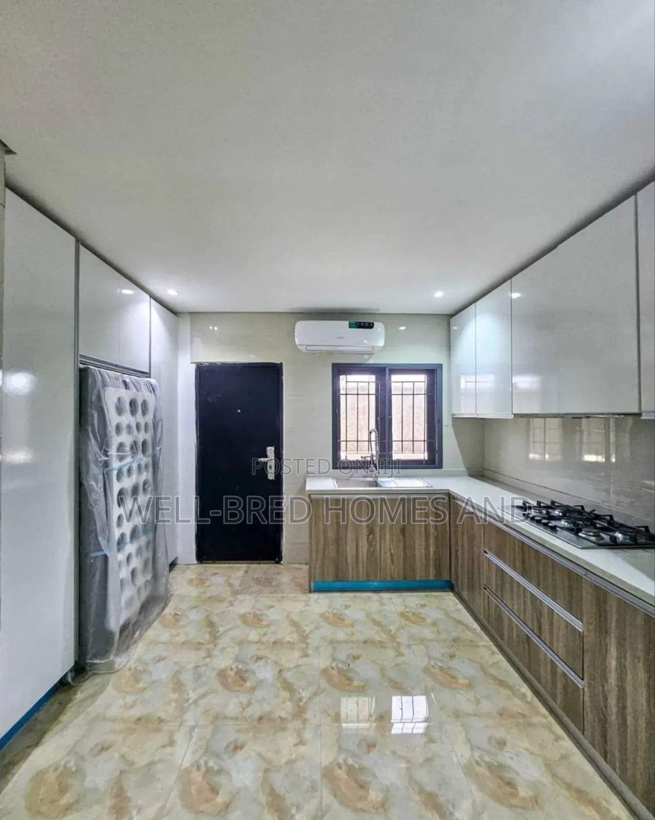 4bdrm Duplex in Lekki Phase 1 Lagos for sale in Lekki Phase 1