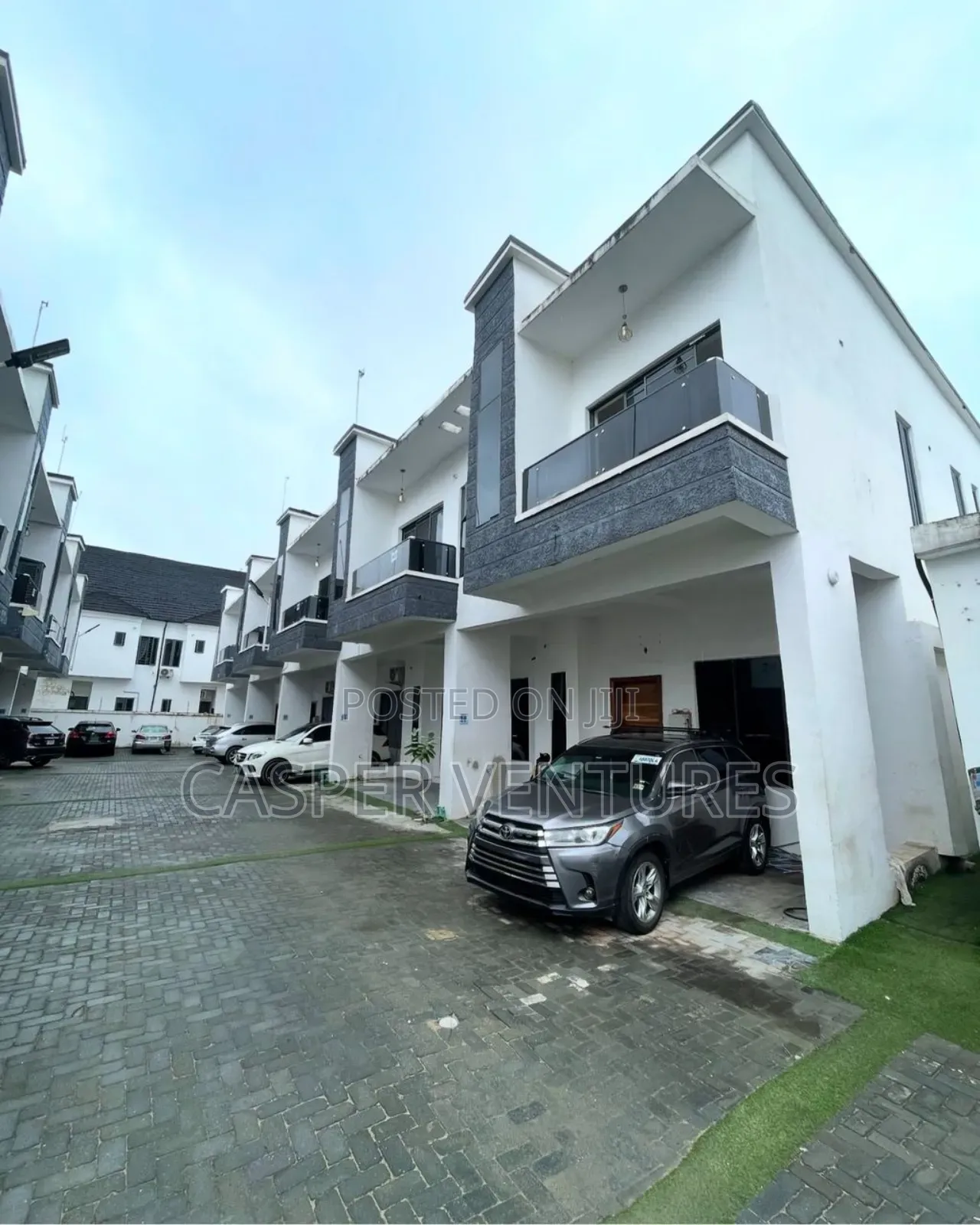 4bdrm Townhouse / Terrace in Ikota Villa for rent in Ikota