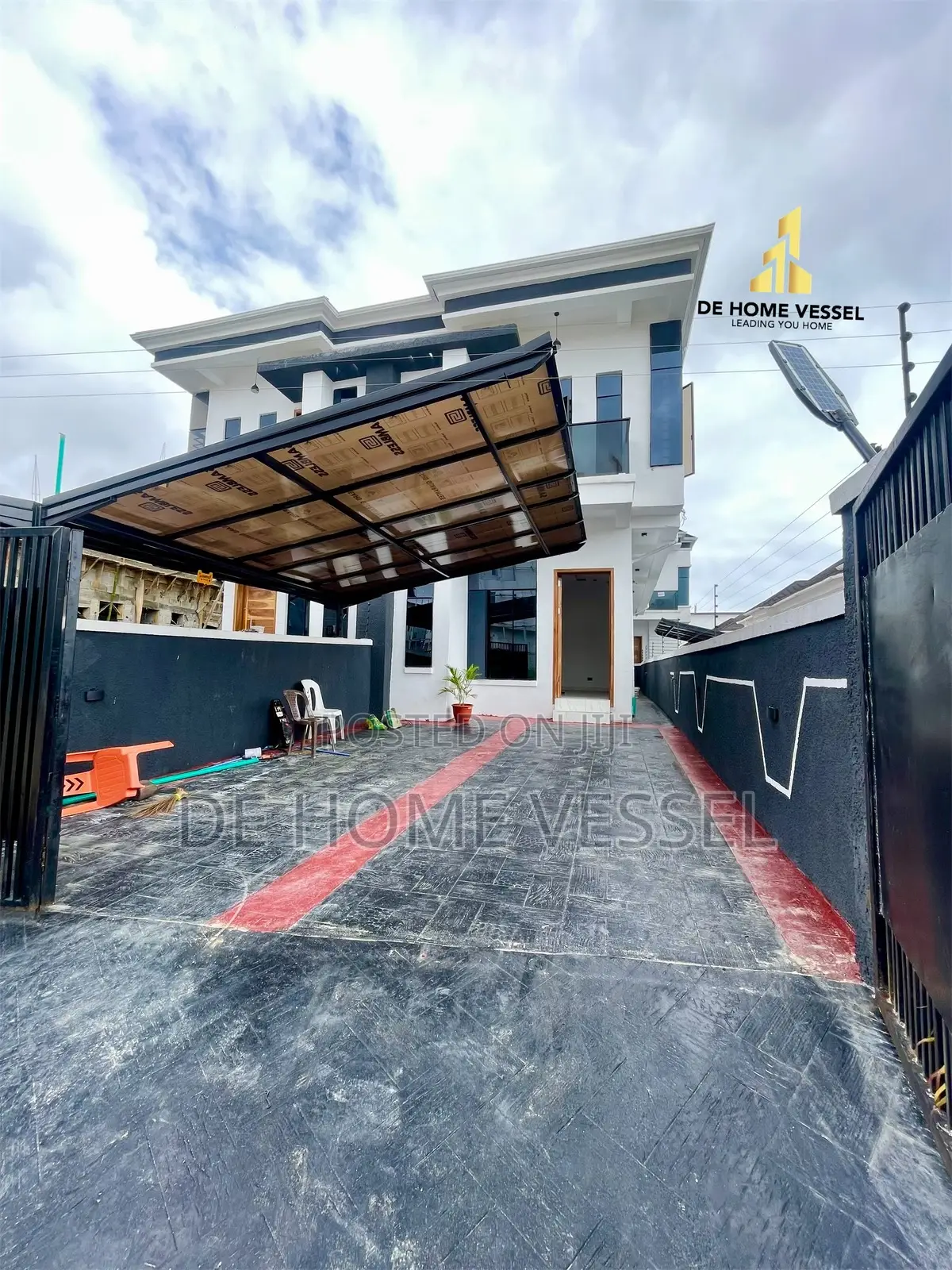 4bdrm Duplex in Ikota for sale in Ikota