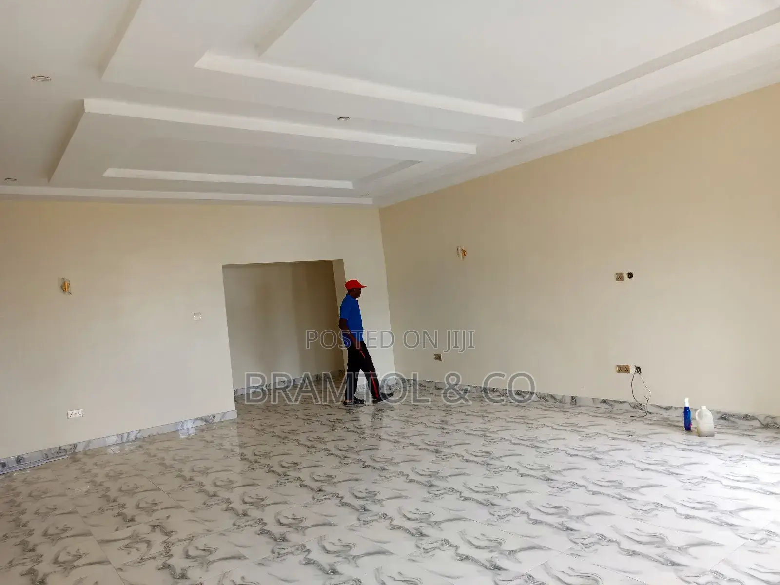 3bdrm Block of Flats in Wuye for rent in Wuye