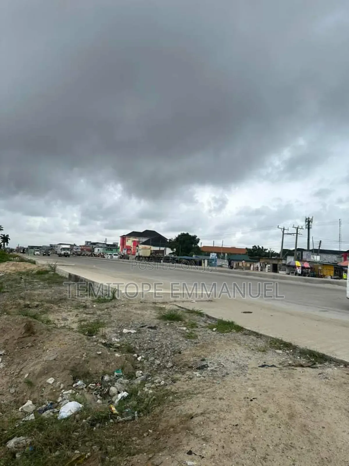 Land of 24000sqm for Estate Department.2.4hectares in Allen Avenue