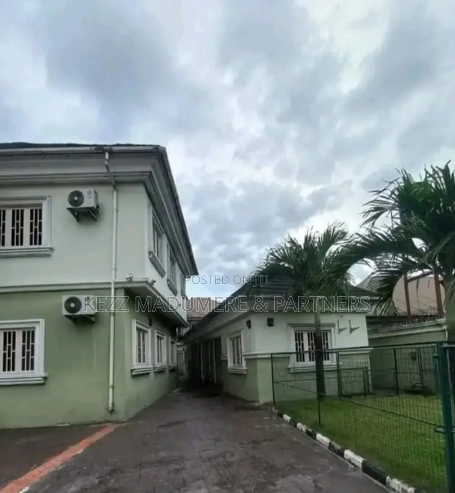 5bdrm Duplex in Off G.U Aker Road , for sale in Port-Harcourt