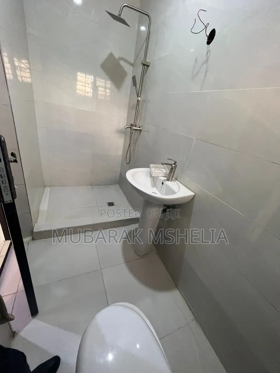 4bdrm Duplex in Idu Industrial for sale in Idu Industrial