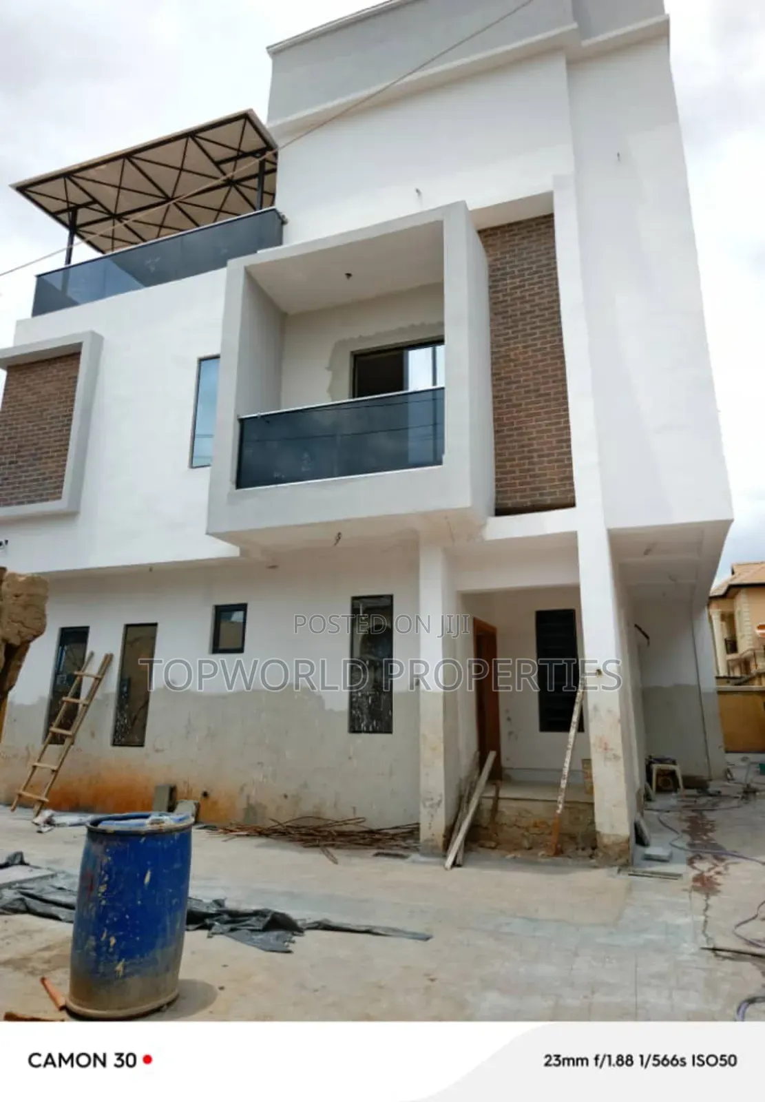 5bdrm Duplex in Magodo Gra Phase 1 for sale in GRA Phase 1