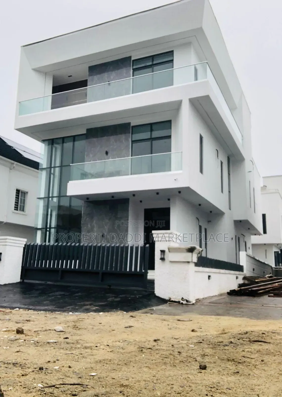 7bdrm Duplex in Megamond Estate, Lekki for sale in Lekki