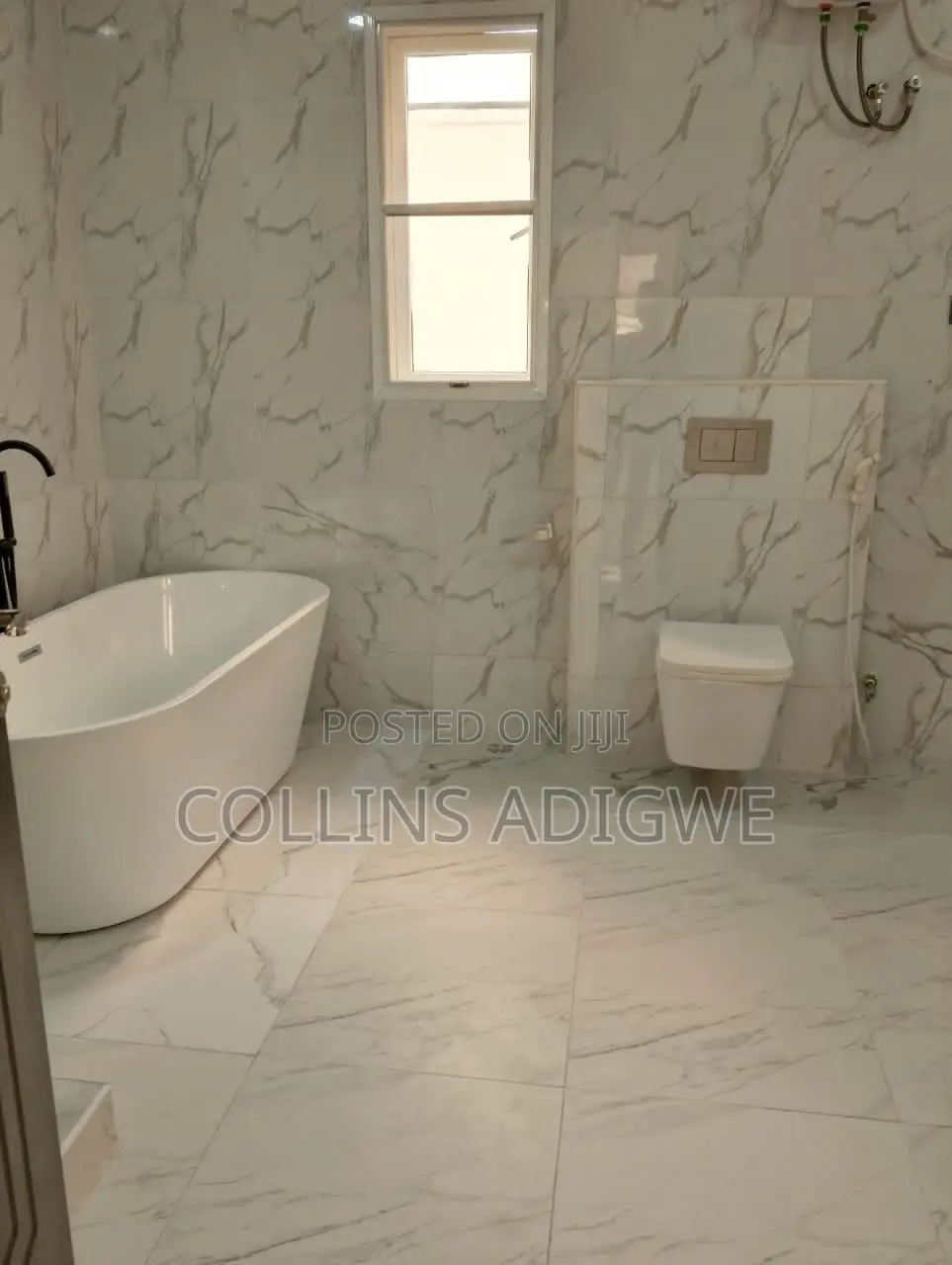 5bdrm Duplex in Chevron 2Nd Estate for sale in Chevron