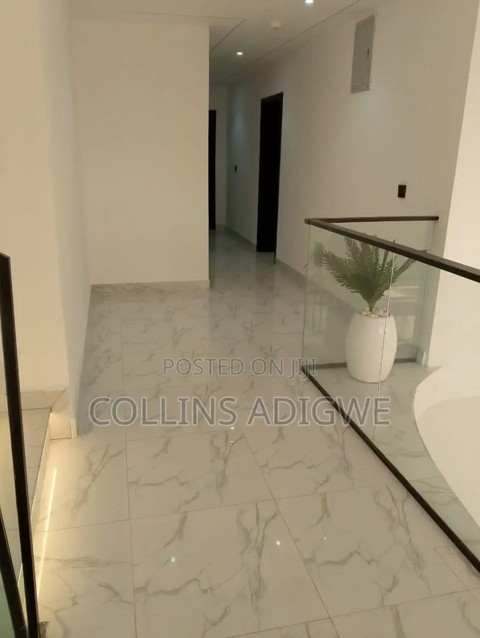 5bdrm Duplex in Chevron 2Nd Estate for sale in Chevron