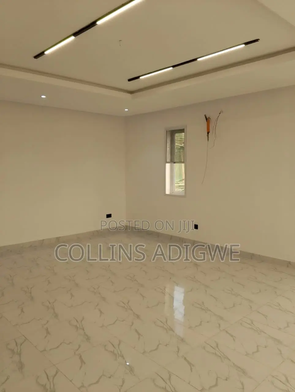 5bdrm Duplex in Chevron 2Nd Estate for sale in Chevron