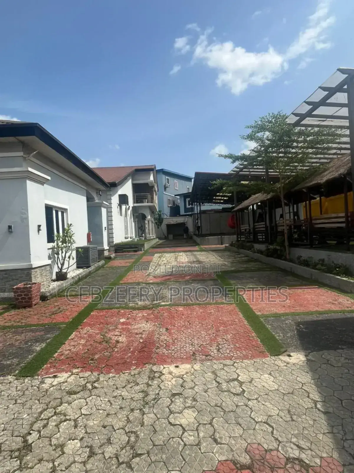 5bdrm House in Omole for sale in Omole Phase 1