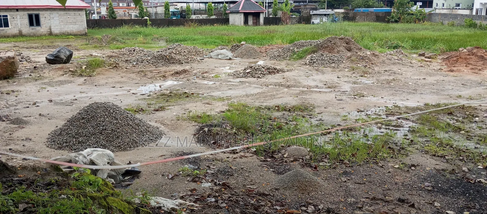 For Sale : 2 Plots on the Major G.U.Aker Road , Eliozu , Ph in Port-Harcourt