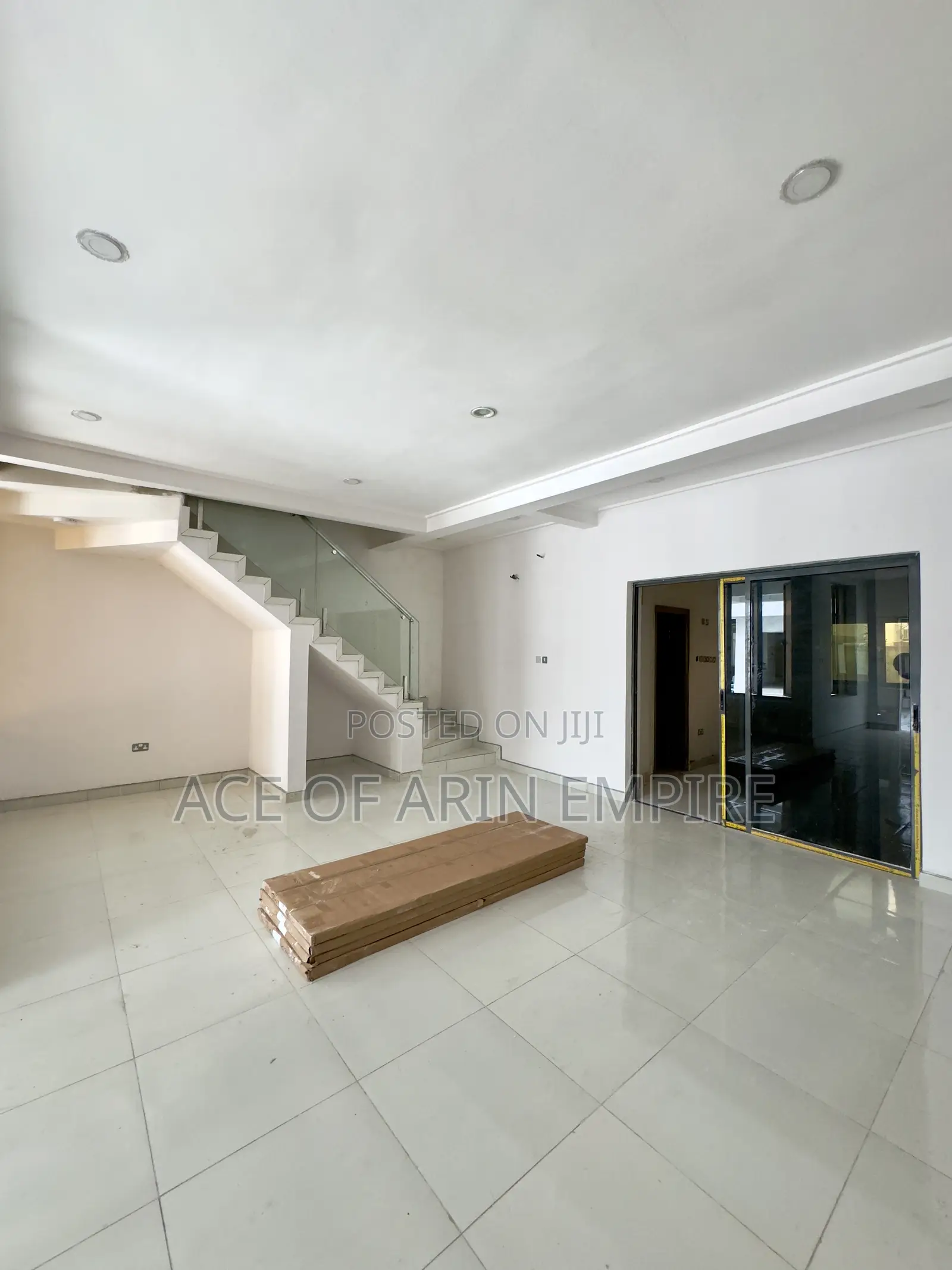 3bdrm Duplex in Chevron for sale in Chevron