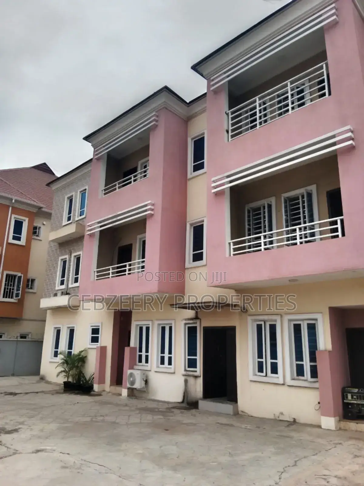 3bdrm Apartment in Ikeja GRA for sale in Ikeja GRA