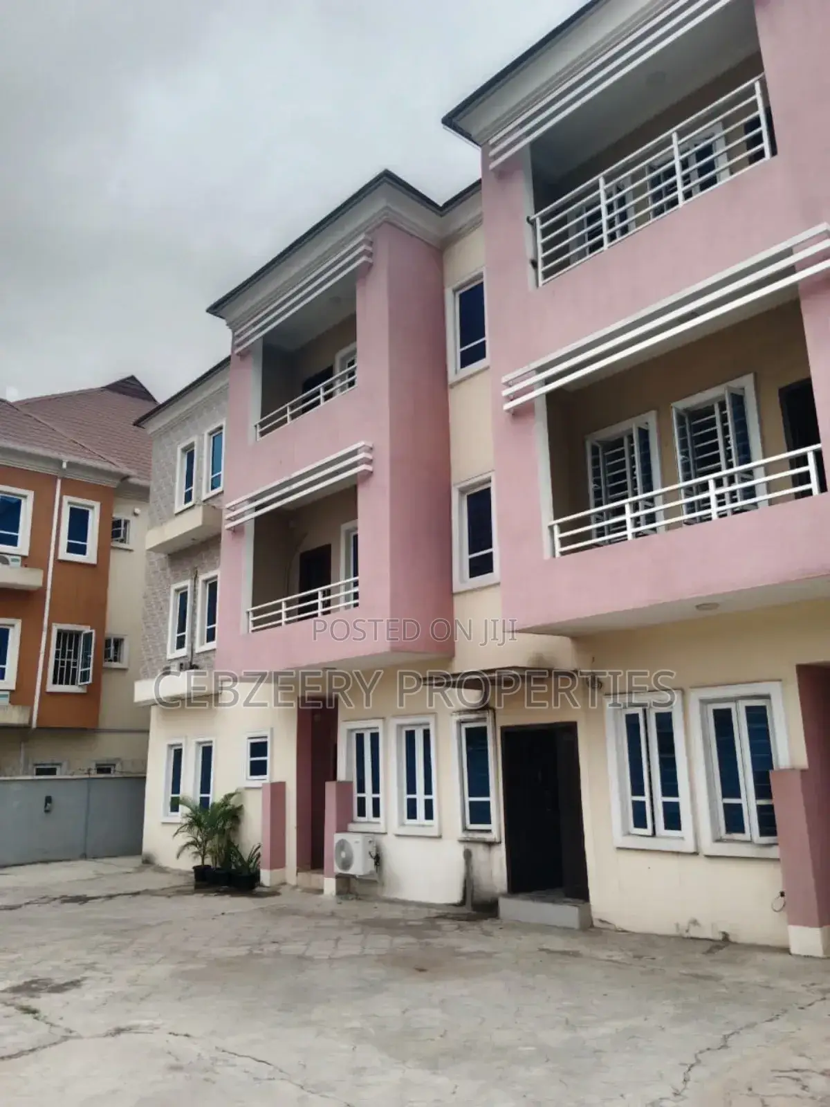 3bdrm Apartment in Ikeja GRA for sale in Ikeja GRA