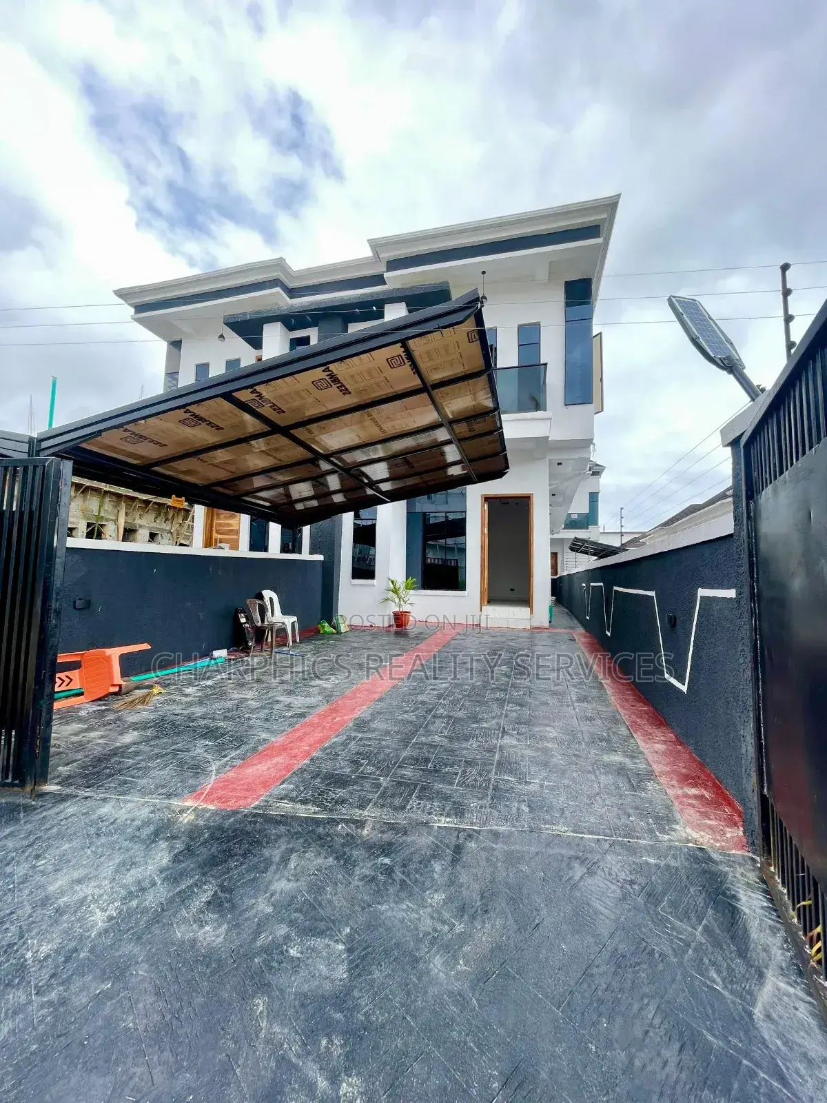 4bdrm Duplex in Ikota for sale in Ikota