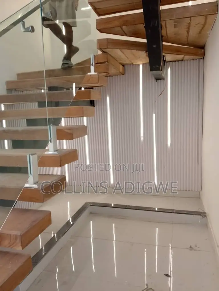 5bdrm Duplex in Main Chevron for sale in Chevron