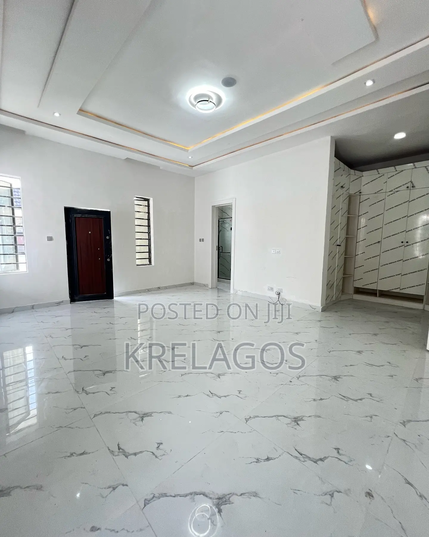 4bdrm Duplex in Chevron for sale in Chevron