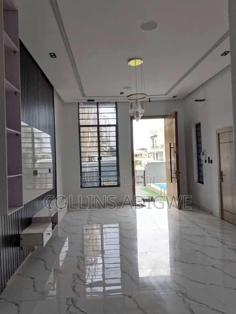 4bdrm Duplex in Main Chevron 2 for sale in Chevron