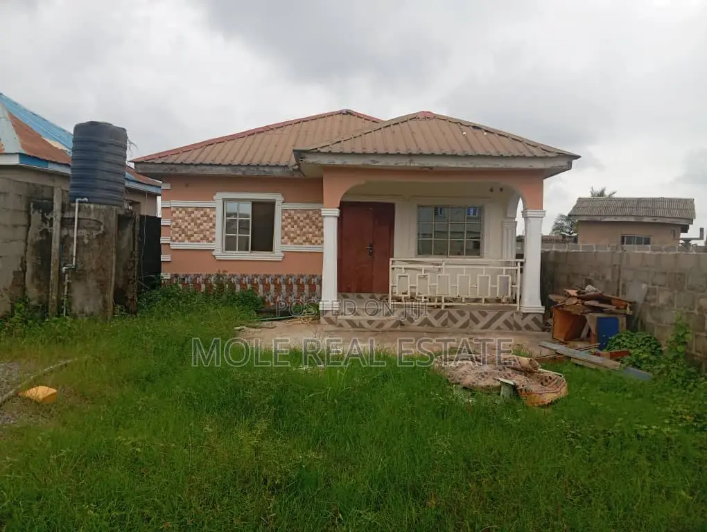 6 Plots at Lanre Bustop Facing Lasu Rd Opp Iron Market in Ikotun/Igando
