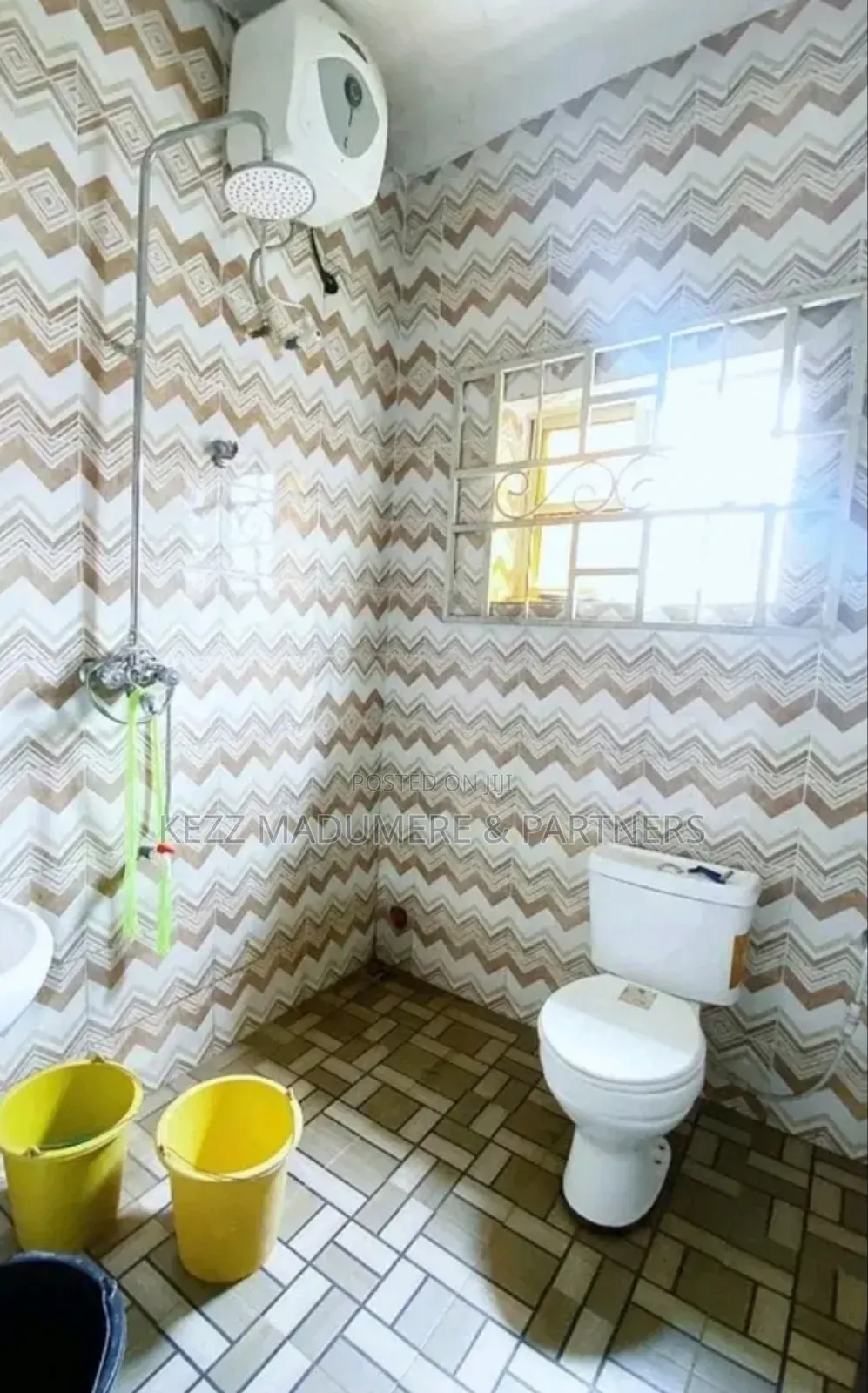 5bdrm Block of Flats in Igwuruta Eneka Rd , for sale in Port-Harcourt