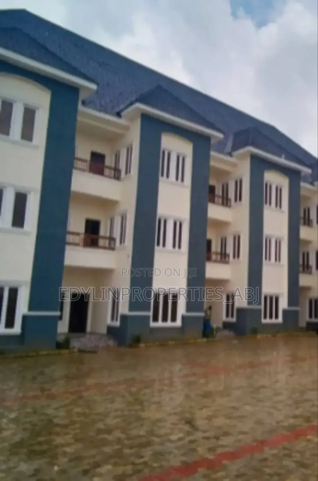 4bdrm Duplex in Durumi for sale in Durumi