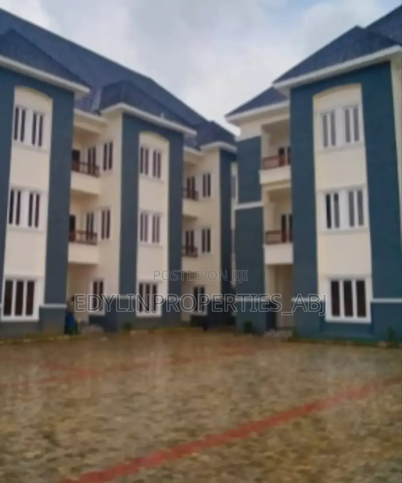 4bdrm Duplex in Durumi for sale in Durumi