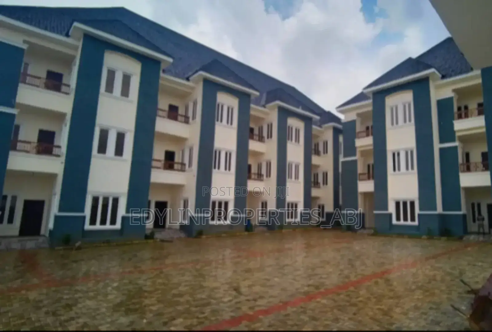 4bdrm Duplex in Durumi for sale in Durumi