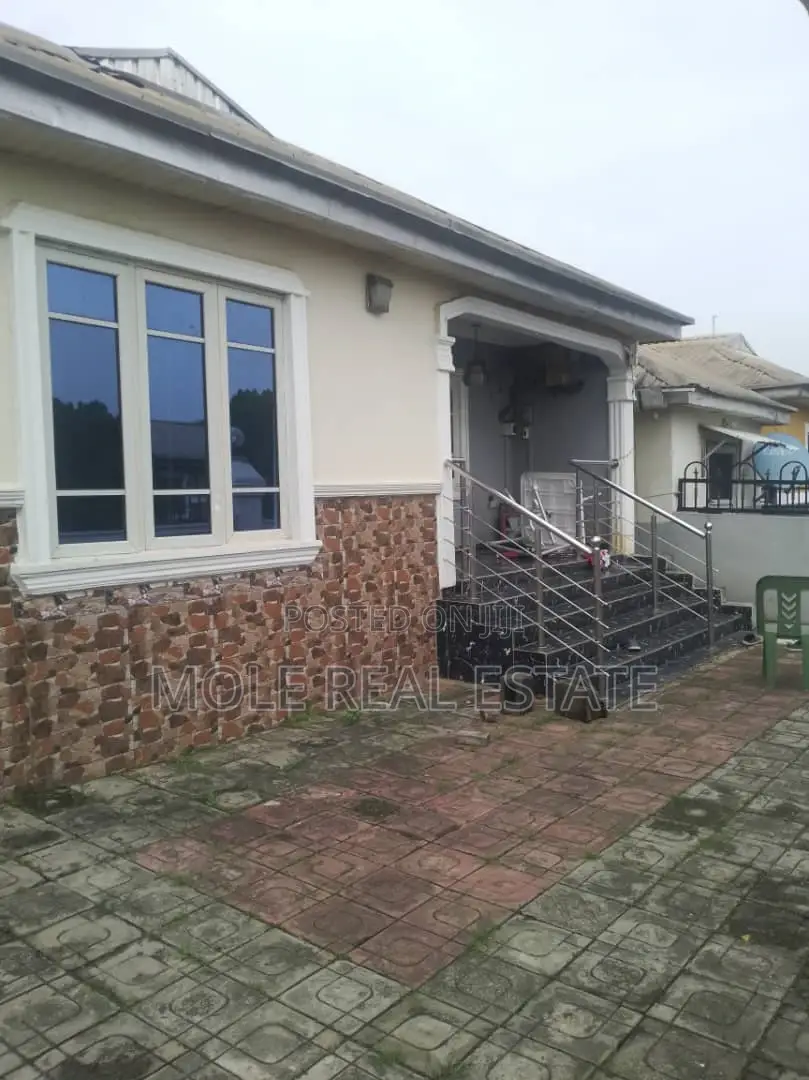 3bdrm Block of Flats in Mini Estate, Ikotun/Igando for sale in Ikotun/Igando