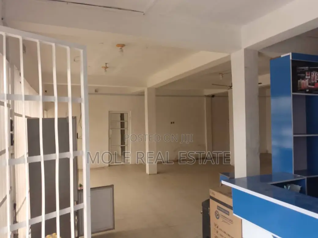 3bdrm Block of Flats in Mini Estate, Ikotun/Igando for sale in Ikotun/Igando