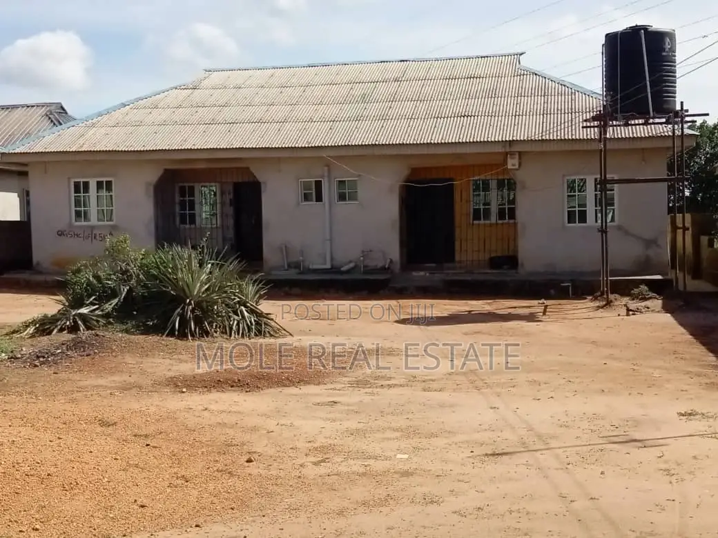 3bdrm Block of Flats in Mini Estate, Ikotun/Igando for sale in Ikotun/Igando
