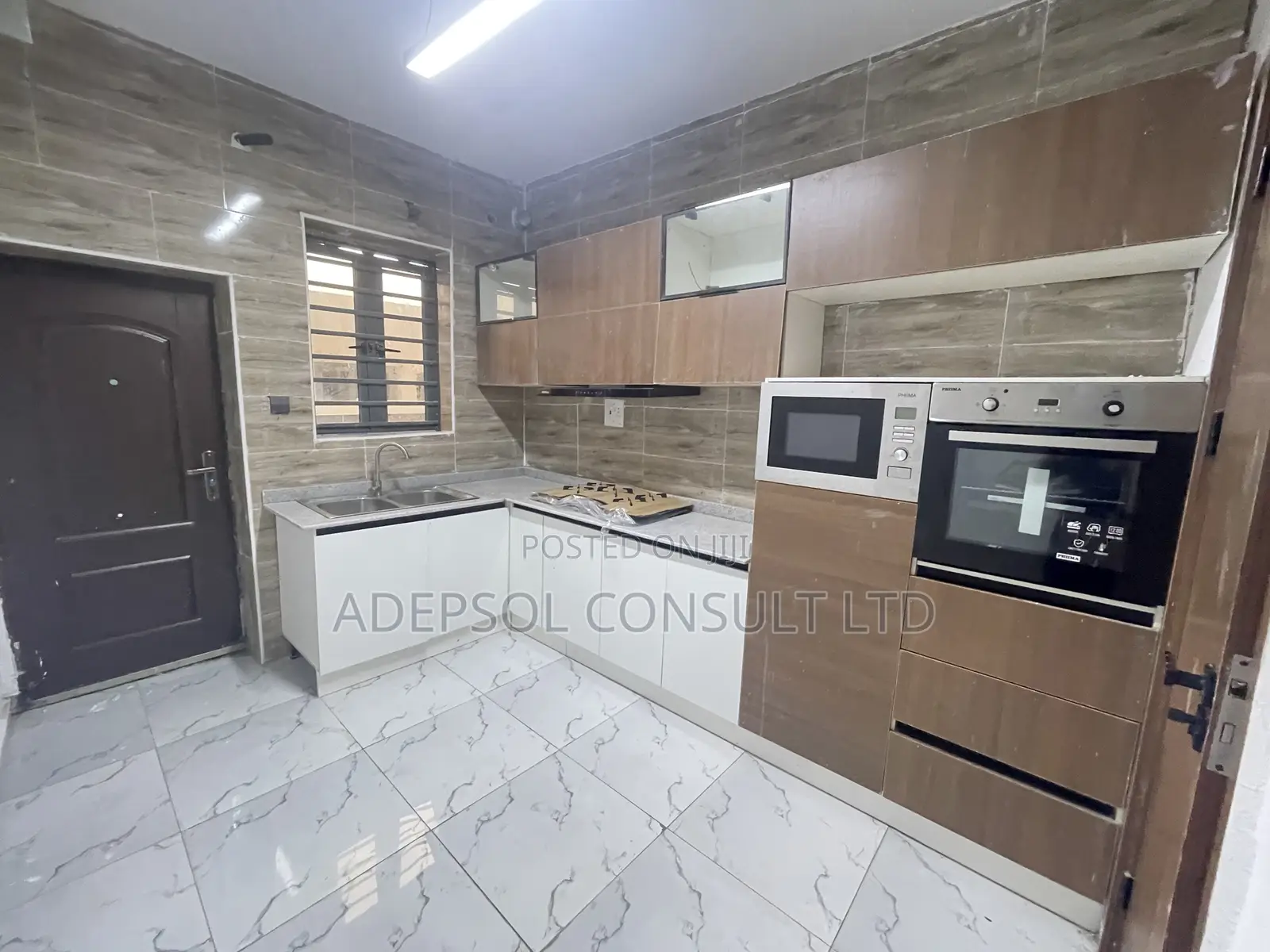 4bdrm Townhouse Terrace in Secure Estate on for Sale in Chevron