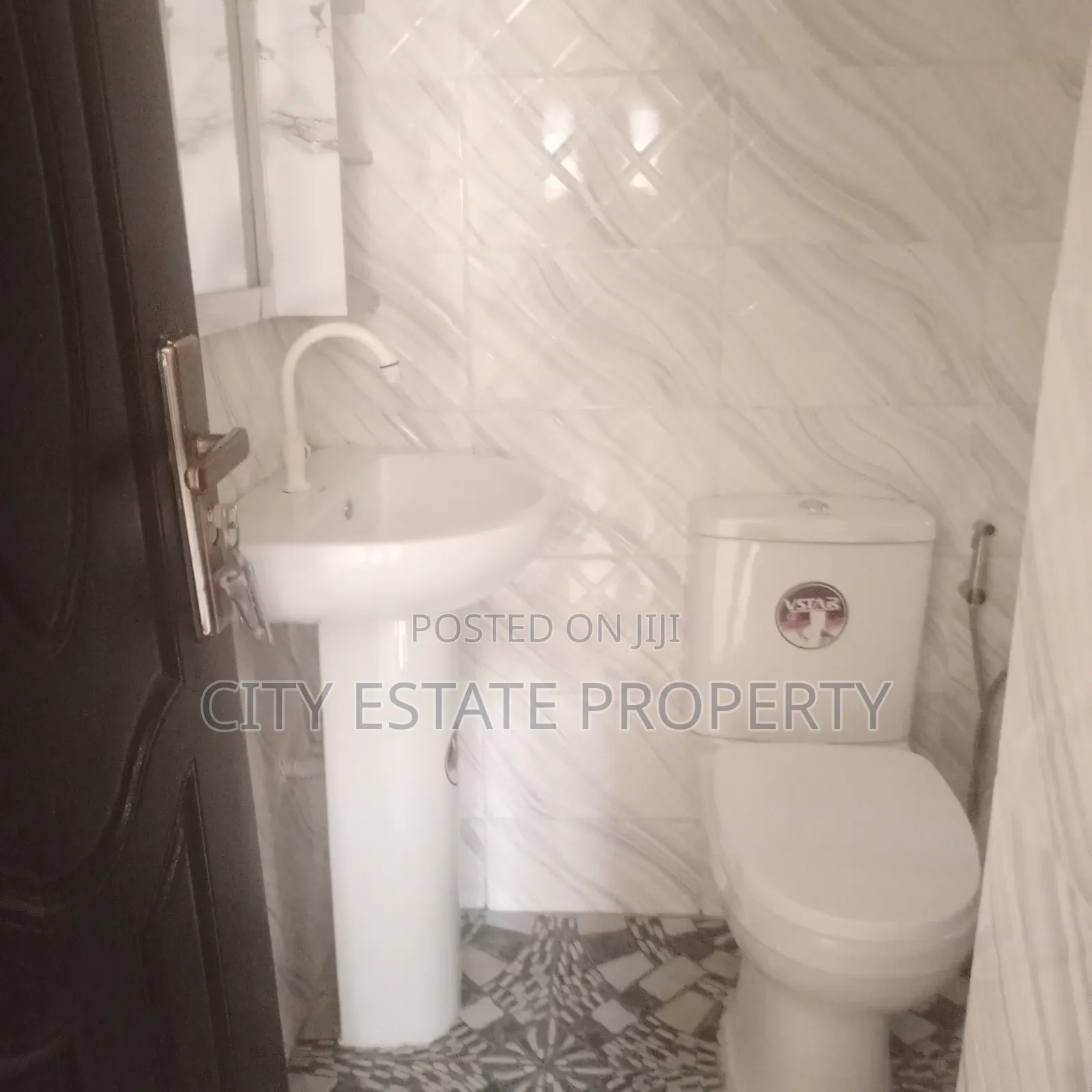 Furnished 2bdrm Block of Flats in Freedom Estate, Port-Harcourt in Port-Harcourt