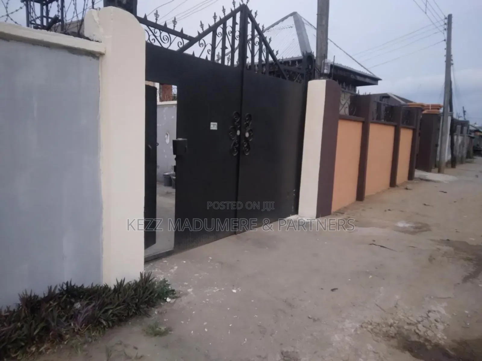 5bdrm Bungalow in Akpajo , Port for sale in Port-Harcourt