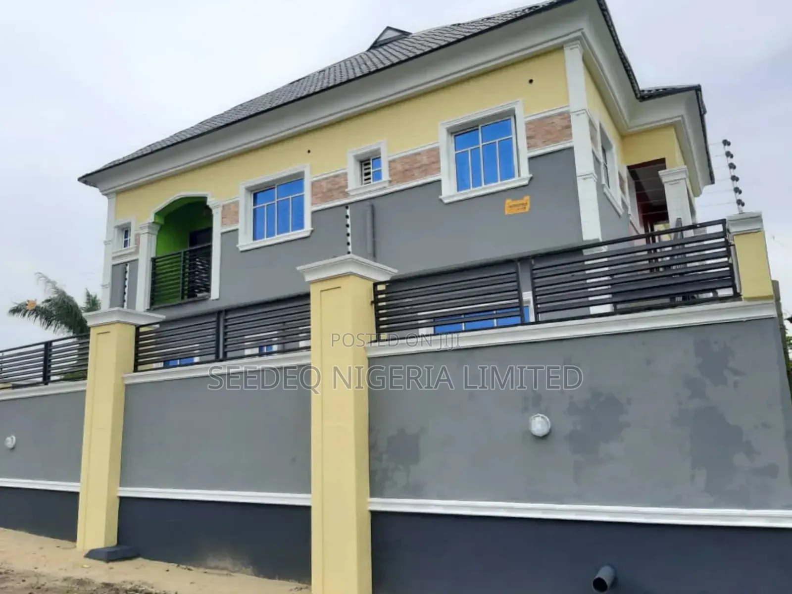 Furnished 8bdrm Block of Flats in Community, Igbogbo for sale in Igbogbo