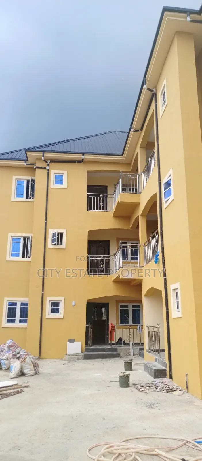 Furnished 1bdrm Block of Flats in 2Nd Market Estate, Port-Harcourt in Port-Harcourt