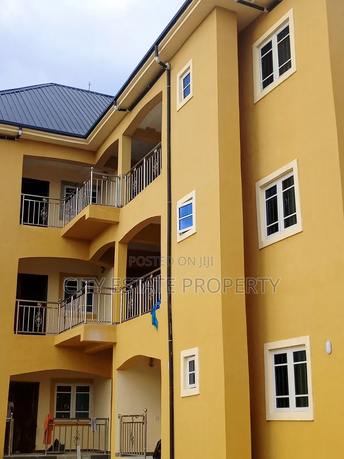 Furnished 1bdrm Block of Flats in 2Nd Market Estate, Port-Harcourt in Port-Harcourt