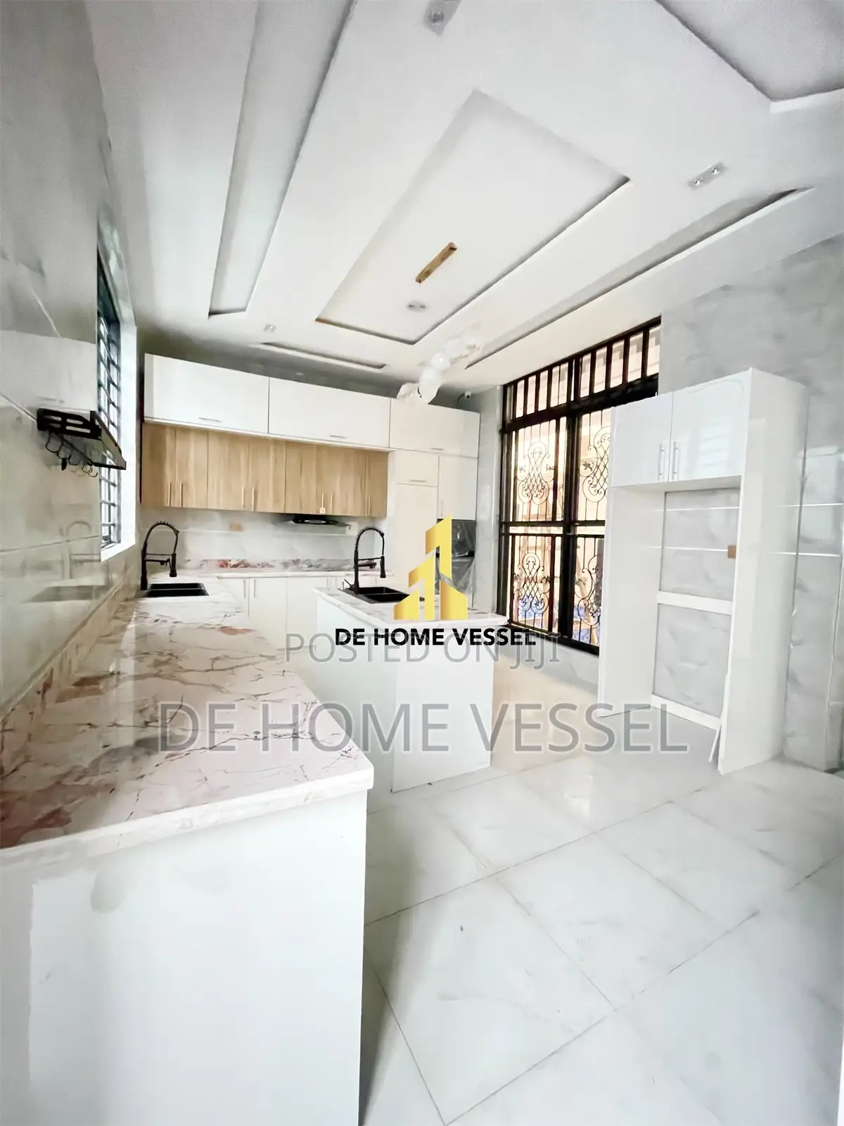 5bdrm Duplex in Osapa london for sale in Osapa london