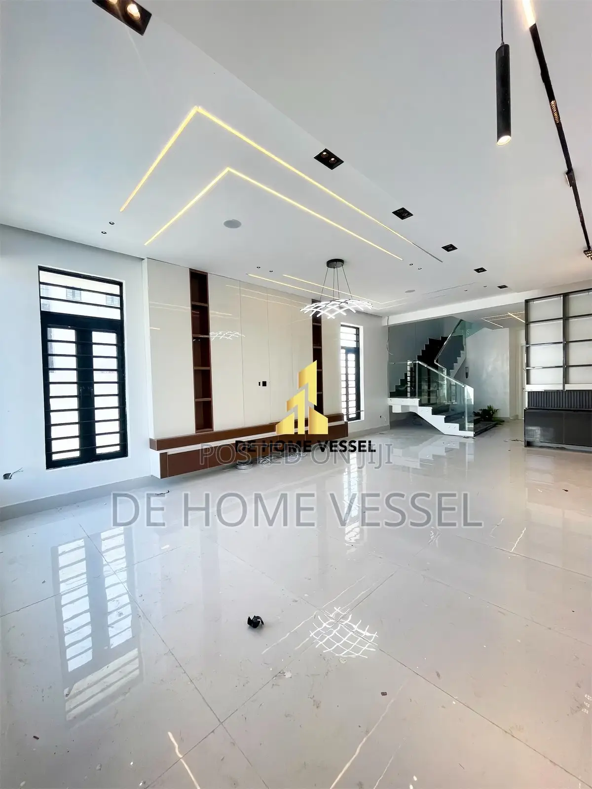 5bdrm Duplex in Lekki Phase 1 for sale in Lekki Phase 1