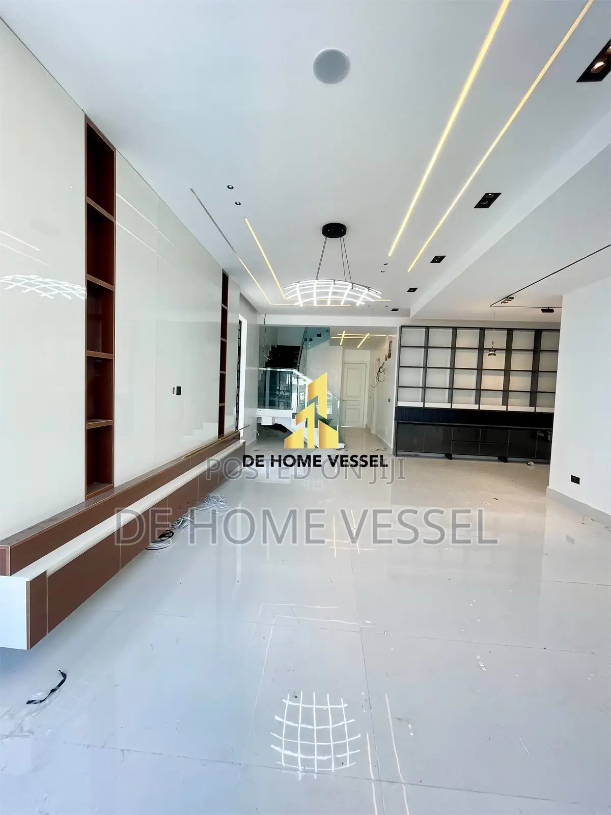 5bdrm Duplex in Lekki Phase 1 for sale in Lekki Phase 1
