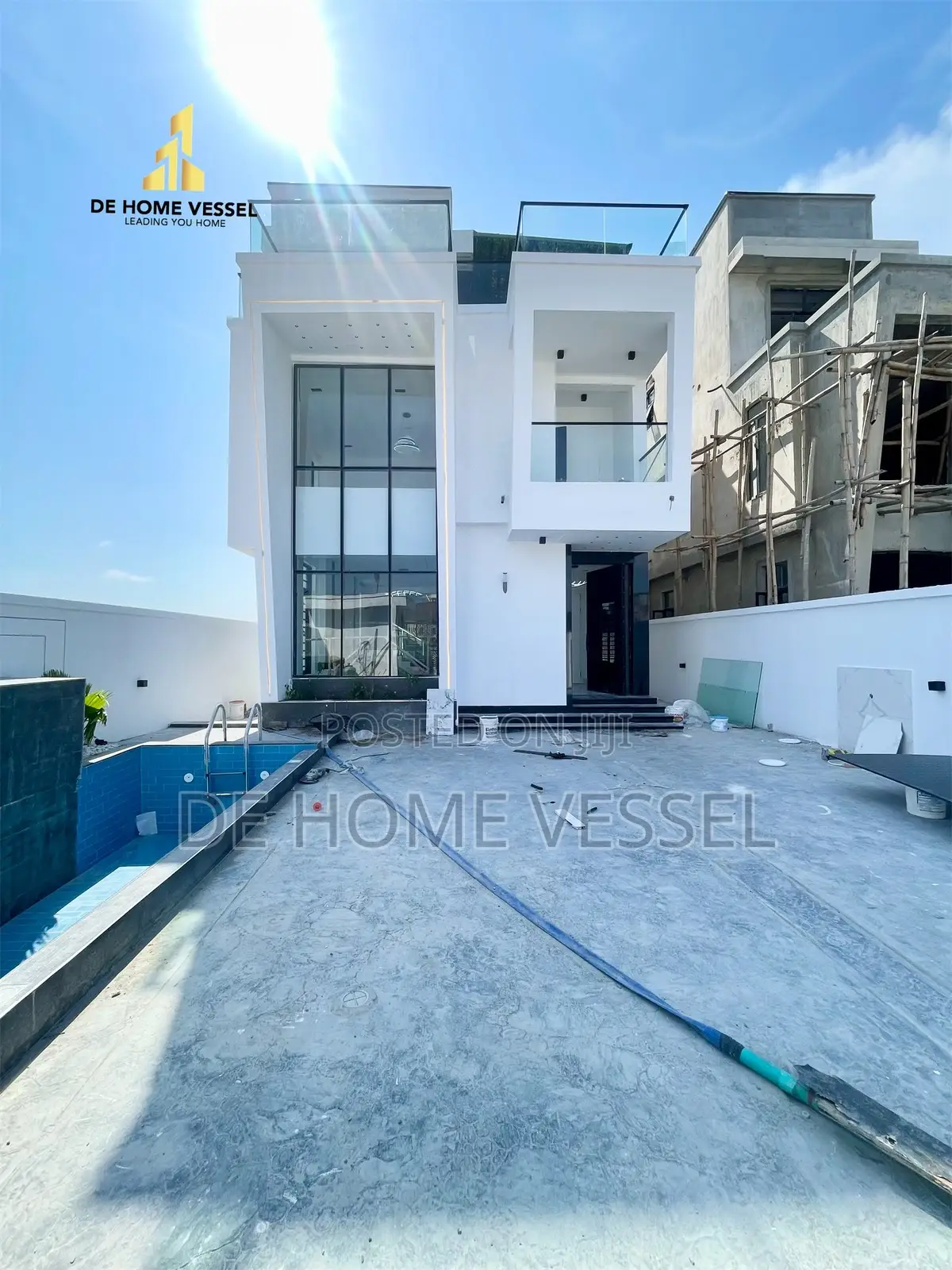 5bdrm Duplex in Lekki Phase 1 for sale in Lekki Phase 1