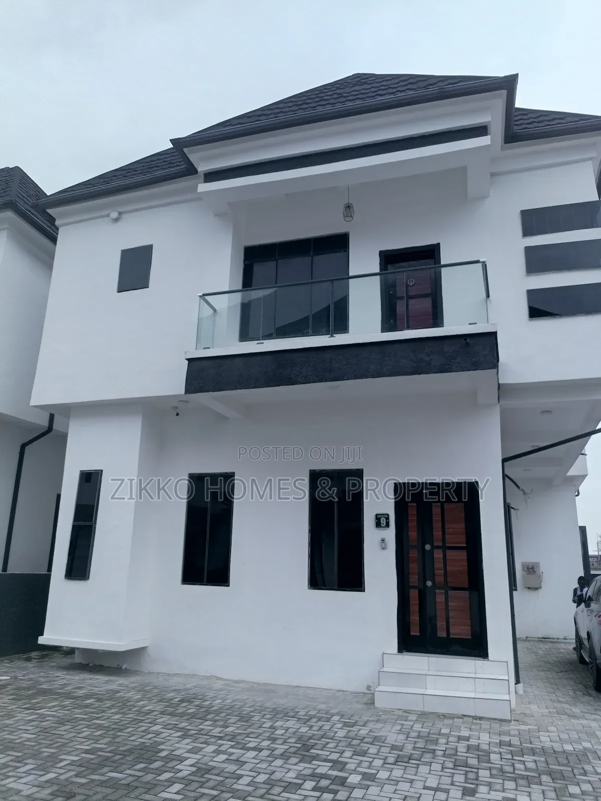 4bdrm Duplex in Ikota for sale in Ikota
