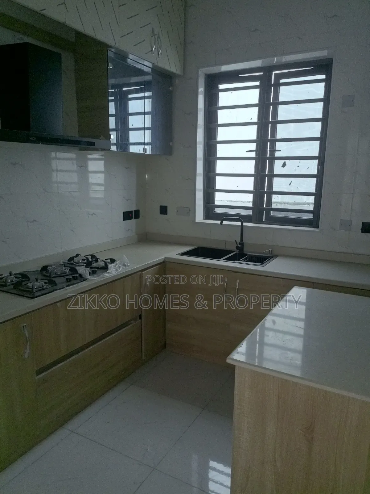 4bdrm Duplex in Ikota for sale in Ikota